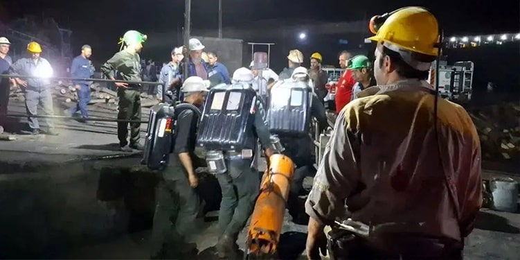 Un tragico incidente minerario a Tabas provoca almeno 50 vittime, decine di persone ancora disperse